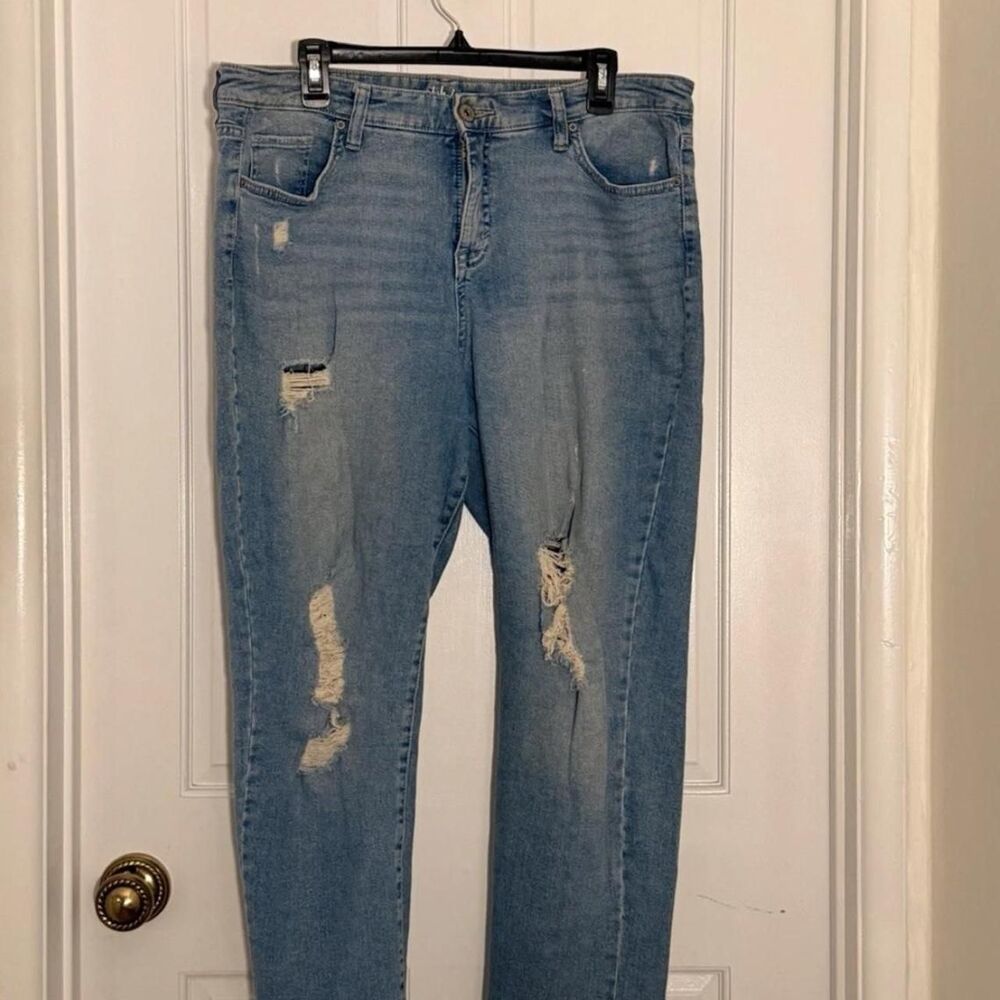 Style & Co Womens Blue Distressed Denim Curvy Girlfriend Jeans Size 14